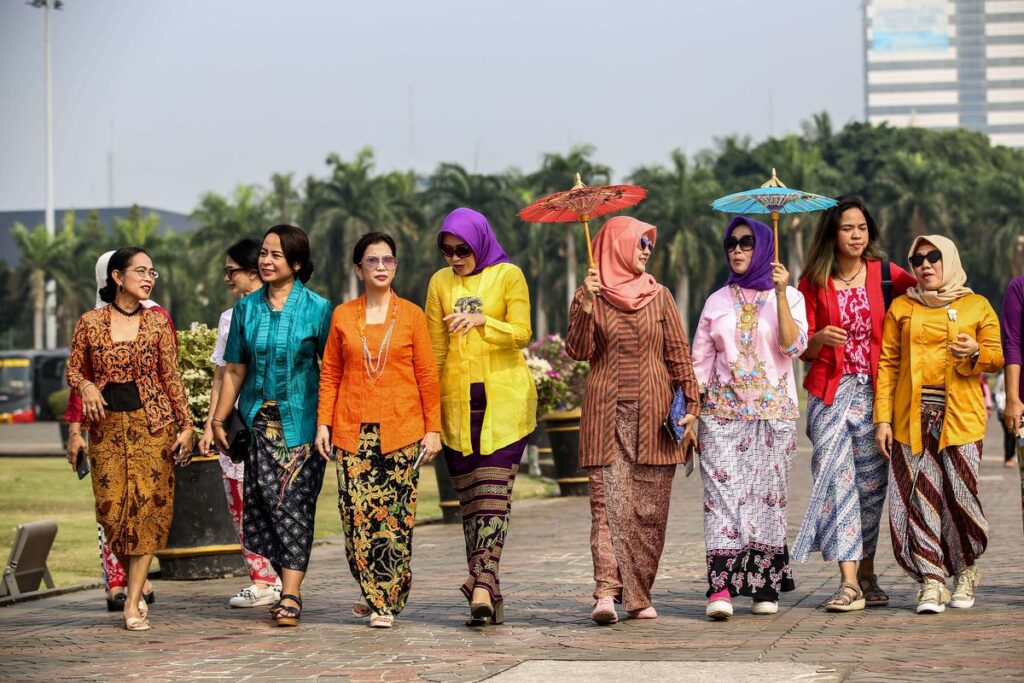 伝統衣装クバヤがインドネシアの15件目の無形文化遺産に登録される